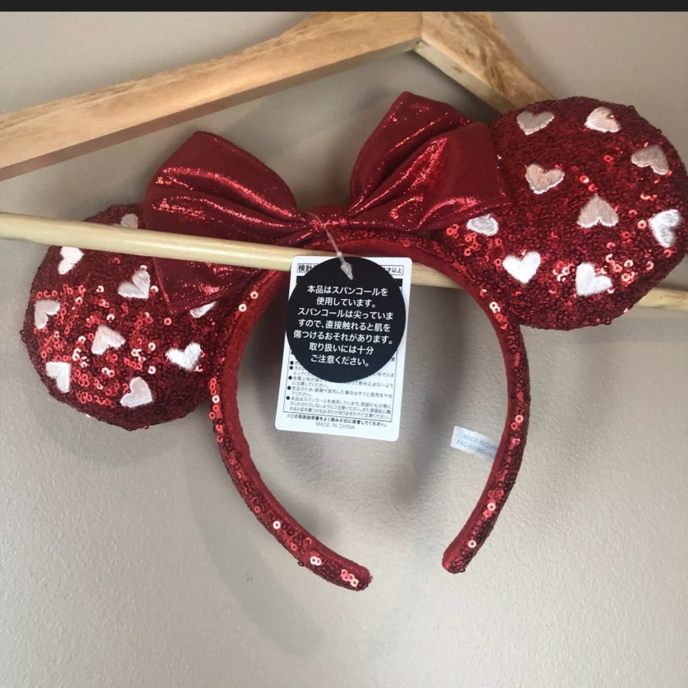 Tokyo Disneyland Minnie Ears Red Hearts Glitter